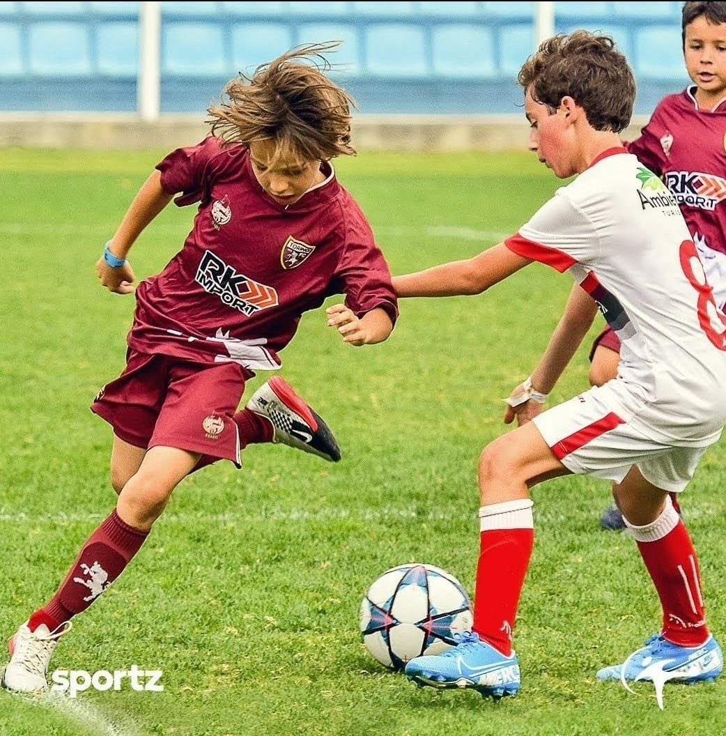 Com quase 100 atletas, staff do Torino FC Academy Brasil faz